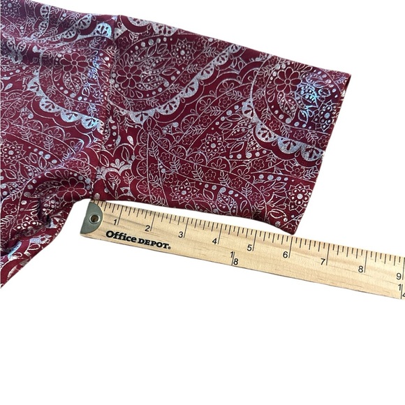 Lularoe Short Sleeve Top Size Large Burgundy Silver Paisley Print Metallic Sheen - Picture 10 of 10